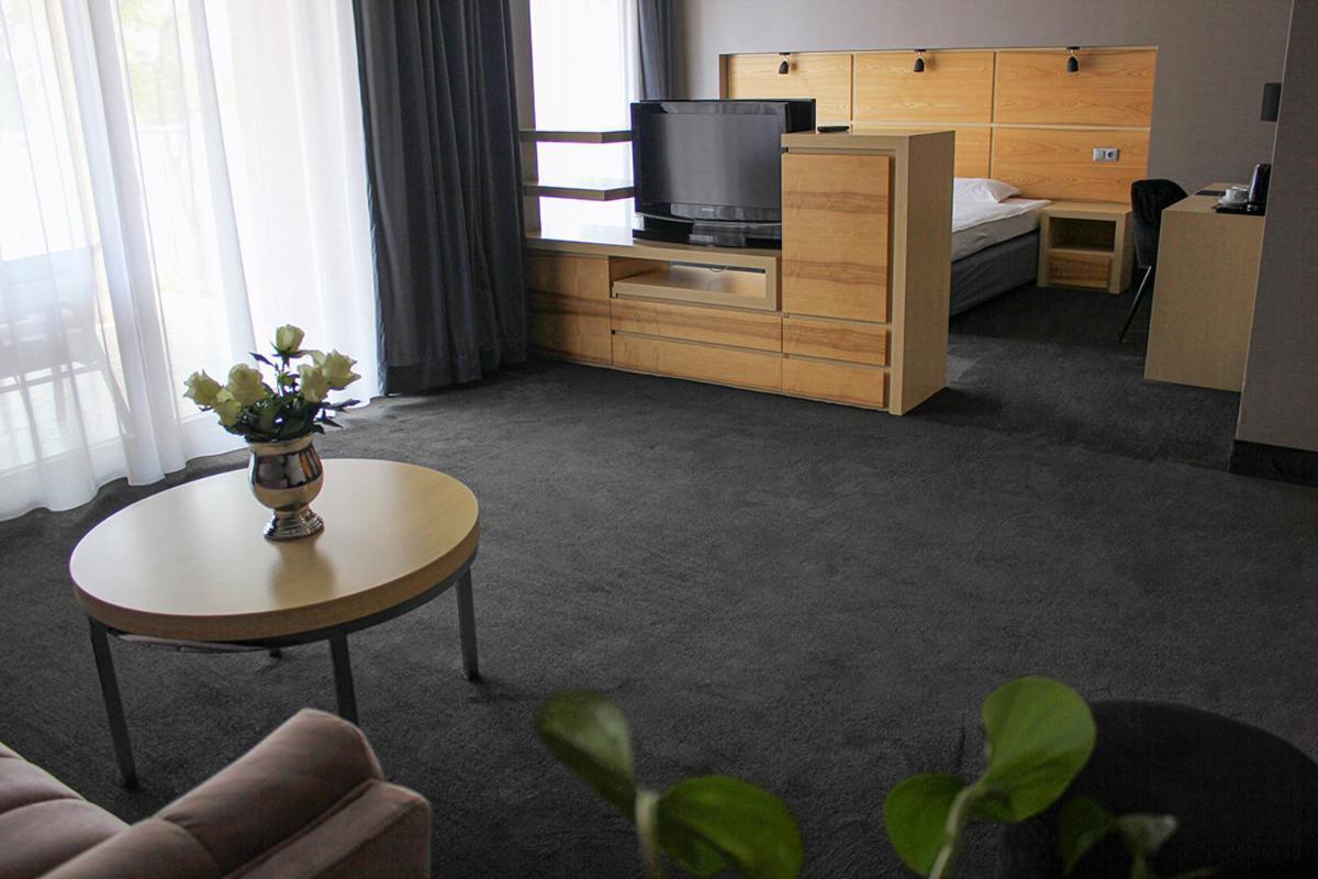 Willa Port オストルダ エクステリア 写真 A room at the hotel