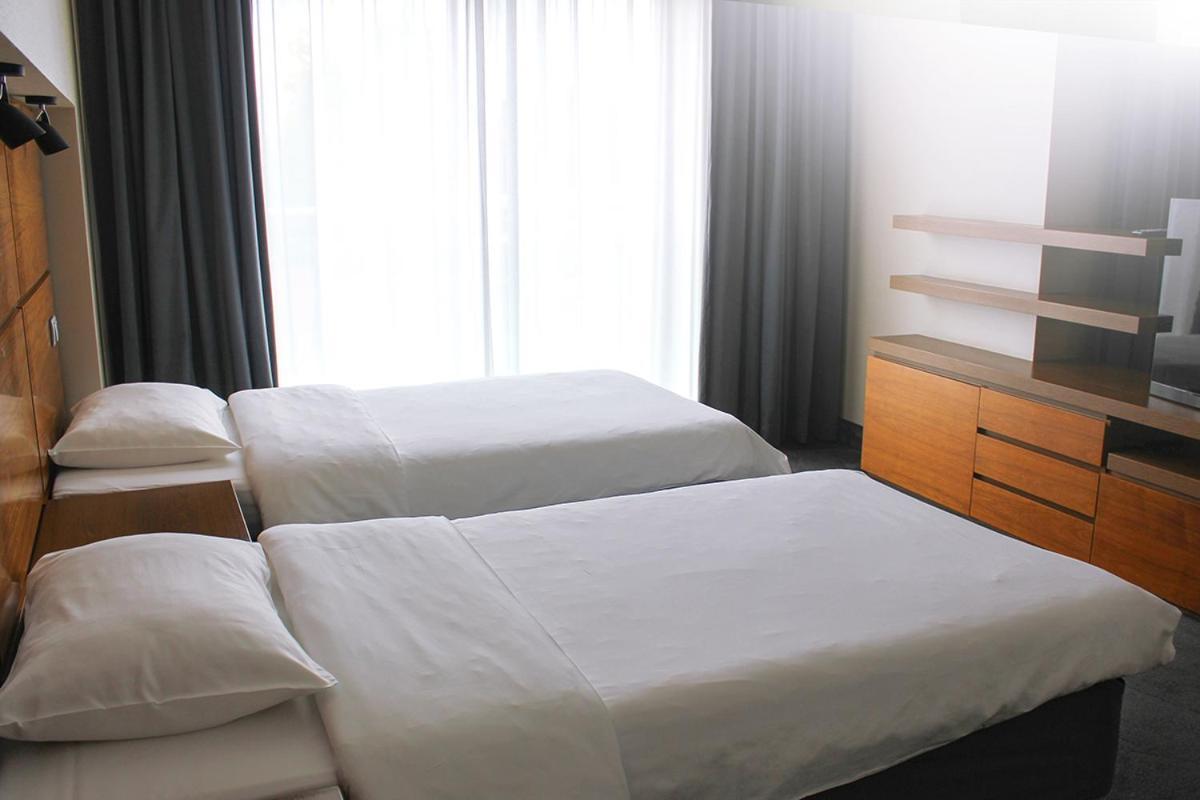 Willa Port オストルダ エクステリア 写真 A bedroom at the hotel