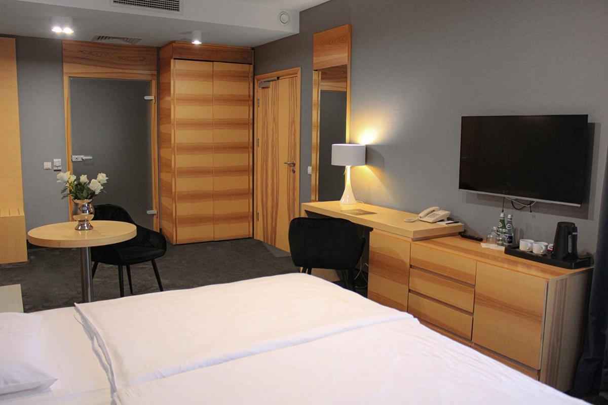 Willa Port オストルダ エクステリア 写真 A room at the hotel