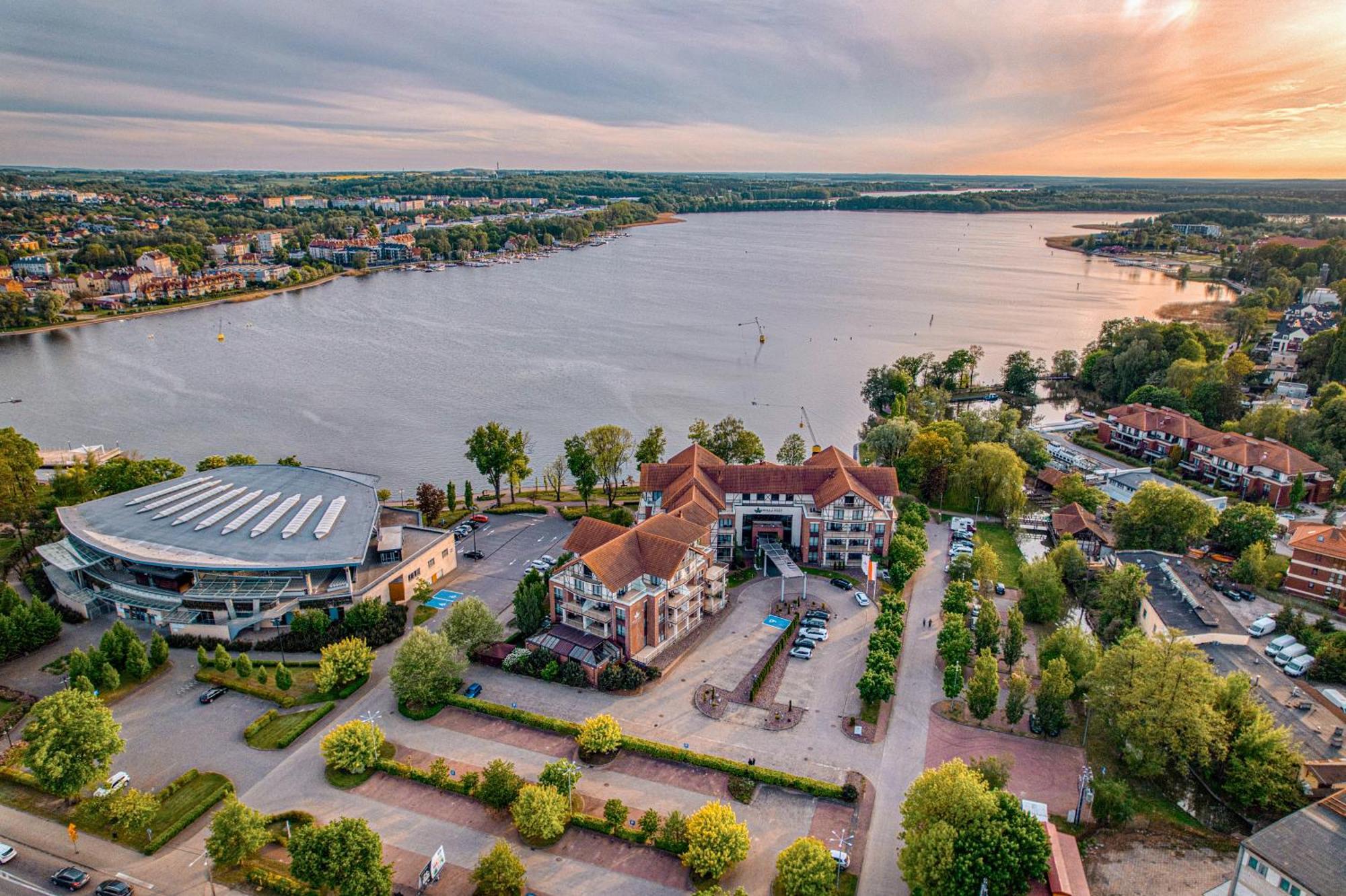 Willa Port オストルダ エクステリア 写真 Aerial view of the town